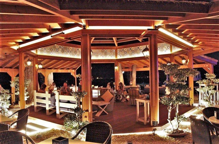 OPENING: Εντυπωσιακή αρχή έκανε το νέο beach bar της Λεμεσού για το 2018!