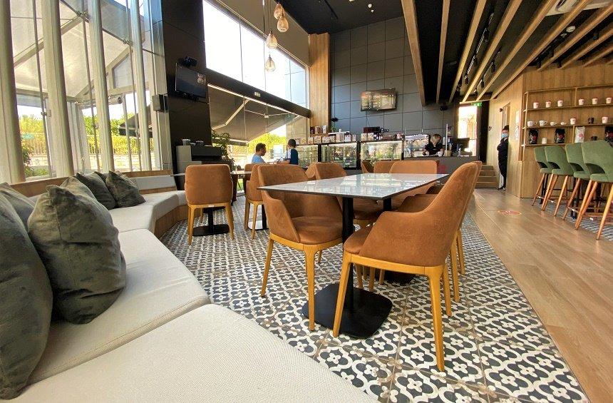 OPENING: Ένα κομψό café γνωστής επωνυμίας, ο νέος προορισμός στη Μακαρίου στη Λεμεσό!