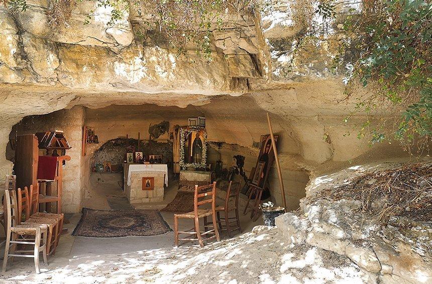 Σπήλαιο Οσίου Βαρνάβα