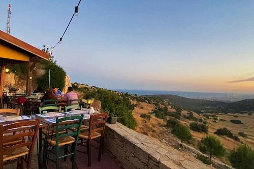 Agios Epiktitos: A beloved tavern, boasting panoramic views of Limassol!