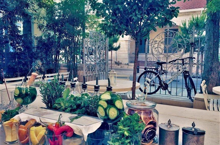 Gin Garden: The mansion of a very rich Cypriot, turned into a favorite spot in Limassol!