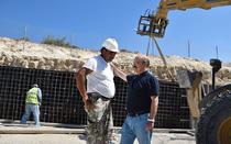 Nikolaos Zamboglou at the construction site of the German Oncology Center.