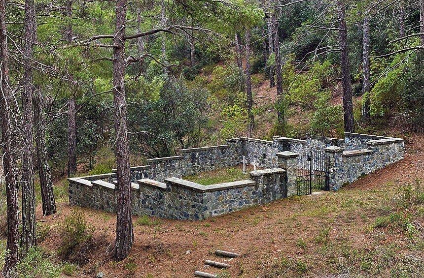Η τραγική ιστορία του ξεχασμένου κοιμητηρίου στο Τρόοδος, με τους «στιγματισμένους νεκρούς»