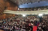 Λιλιπούτειοι θεατές «εγκαινίασαν» το Παττίχειο Δημοτικό Θέατρο