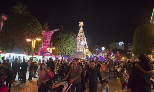 Aneksartisias street turns into a pedestrian way on Sunday!