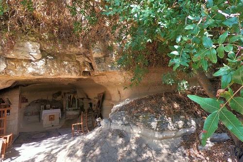 Σπήλαιο Οσίου Βαρνάβα