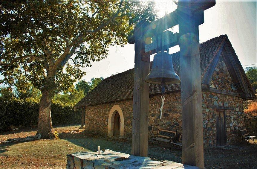 Παρεκκλήσι Παναγίας της Κυράς (Λουβαράς)