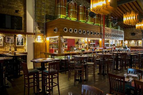 Draught Microbrewery: Το εστιατόριο που φτιάχνει ακόμα και μπύρα στην καρδιά της Λεμεσού!