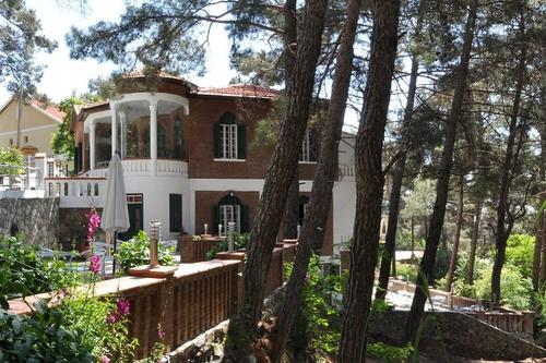 Semiramis Lodge (Πλάτρες)