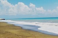 PHOTOS: Μια παραλία με εξωπραγματική ομορφιά σε περιμένει στη Λεμεσό!