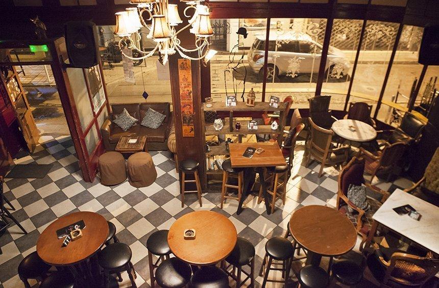 Chaplin's Bar: Το vintage μπαρ που ένωσε παρέες και άφησε το στίγμα του στη Λεμεσό!