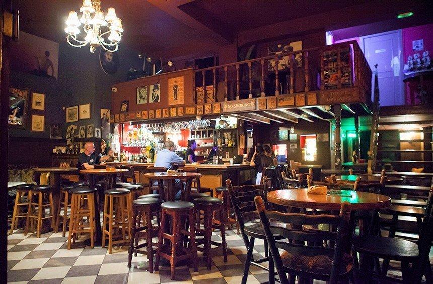 Chaplin's Bar: Το vintage μπαρ που ένωσε παρέες και άφησε το στίγμα του στη Λεμεσό!