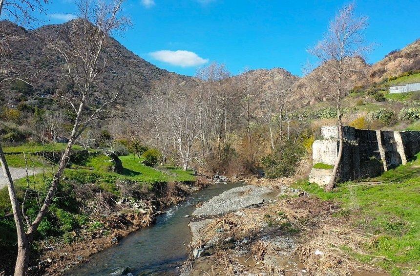 Πέτρινο γεφύρι Διερώνας