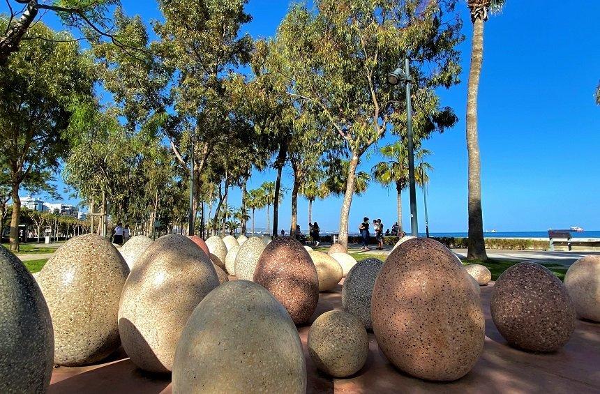 Τα αυγά της «Γέννησης» στο Πάρκο Γλυπτικής της Λεμεσού