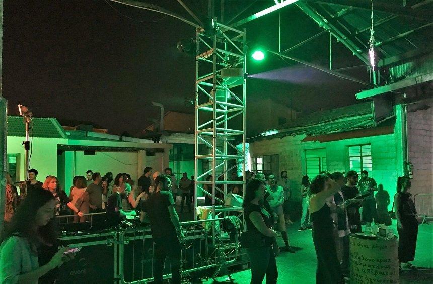 PHOTOS: Το πάρτι που μεταμόρφωσε ένα γκαράζ στο ιστορικό κέντρο της Λεμεσού!