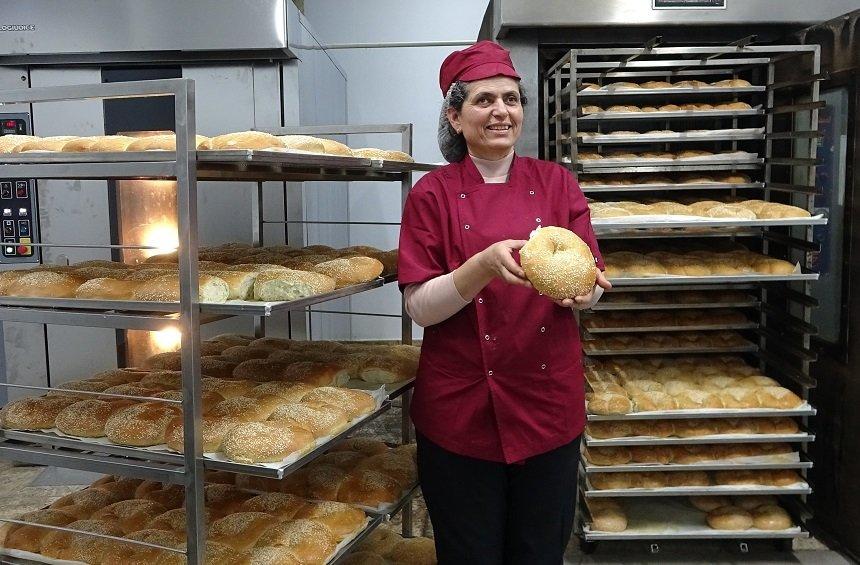 Αρκατένα Φωτεινής: 4 γενιές μίας οικογένειας, που τιμούν το πεντανόστμο ψωμί του Ομόδους!