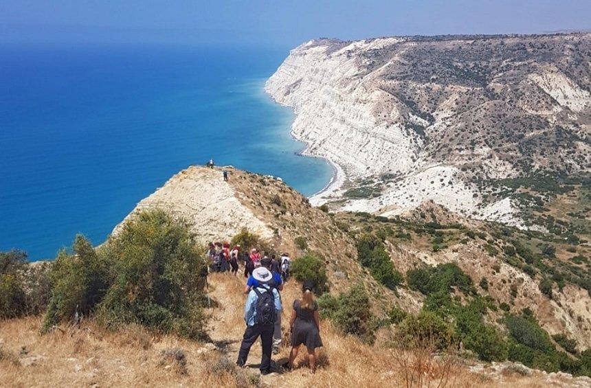 Διαδρομή στο Ακρωτήρι Άσπρο (Πισσούρι)