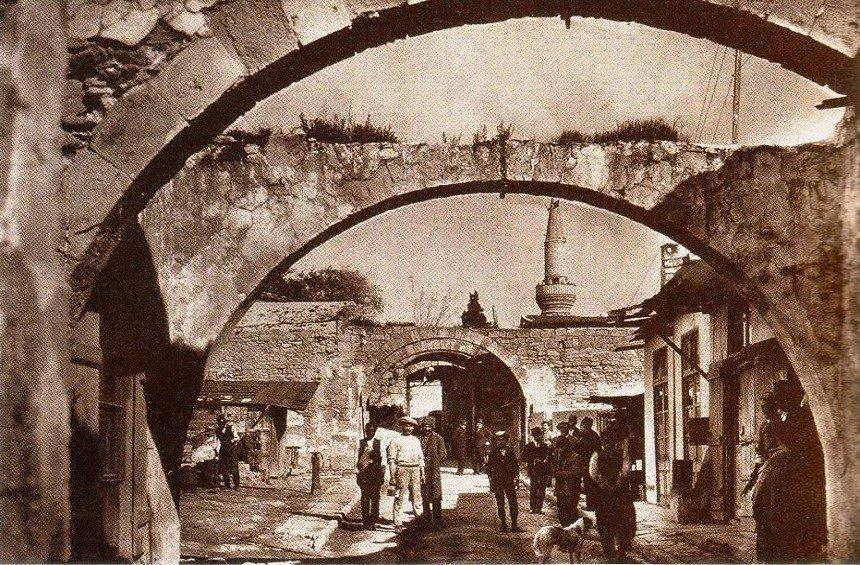 The street with the arches, 1908. Source: Titos Kolotas