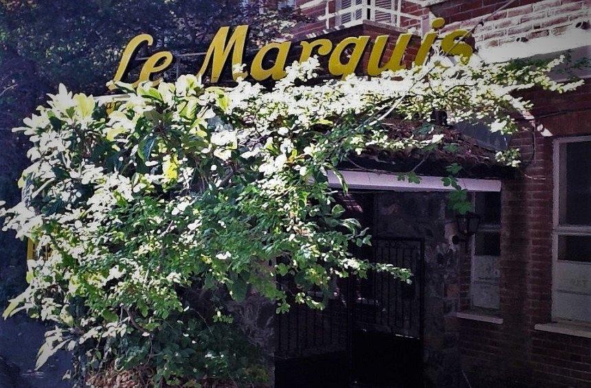 Le Marquis: Ένας ιστορικός χώρος διασκέδασης ζωντανεύει τα βράδια στις Πλάτρες!