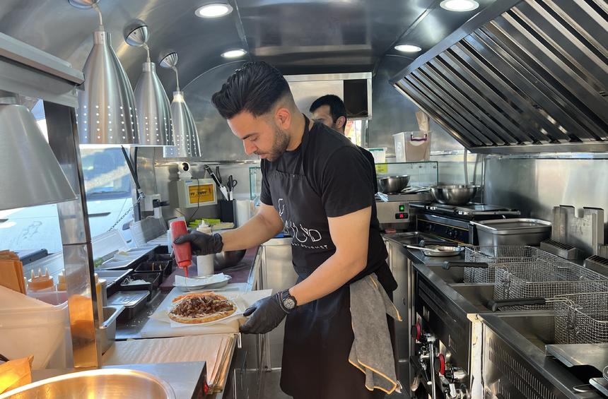 OPENING: Ένα πρωτοποριακό food truck που σερβίρει γκουρμέ γύρο!