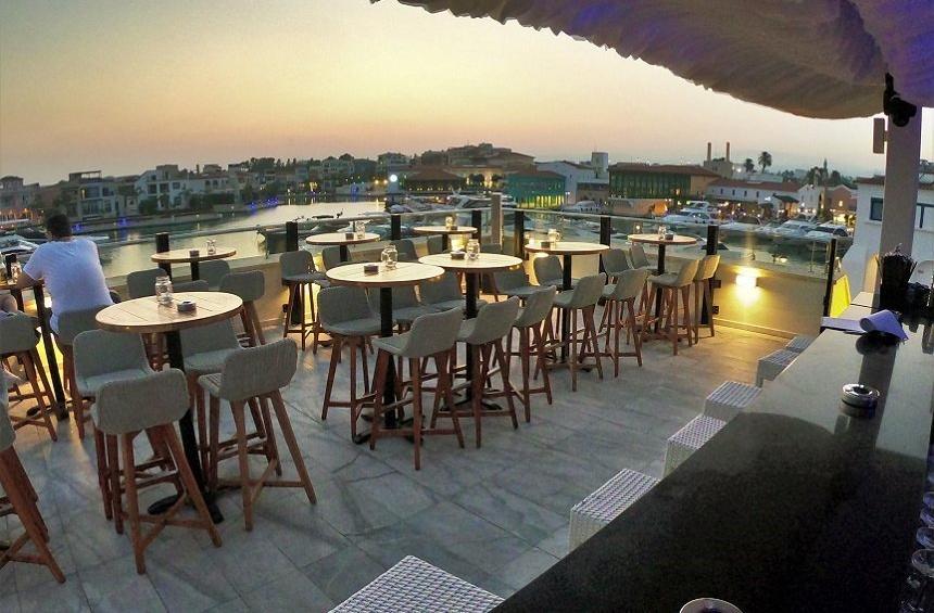 Marina Roof Bar: Τα συγκλονιστικά ηλιοβασιλέματα της Λεμεσού, από μια δροσερή ταράτσα της πόλης!