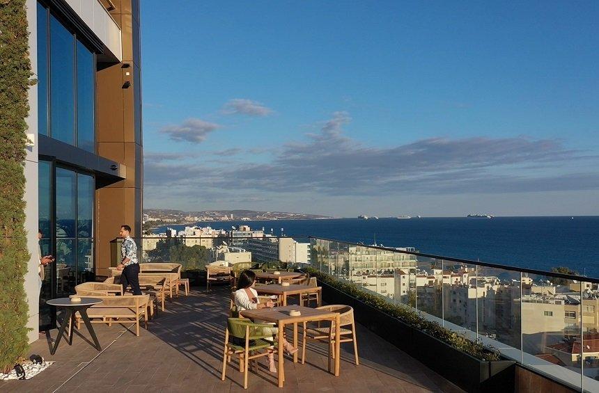 La Caleta: Το ψηλότερο εστιατόριο του νησιού, σε καλεί για μοναδικές γαστρονομικές εμπειρίες!