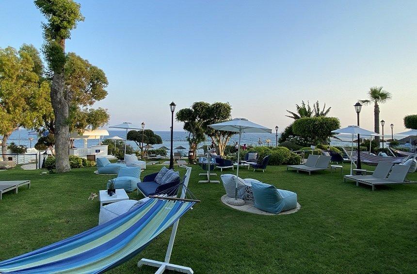 Sands Beach Club: Ένας λατρεμένος καλοκαιρινός χώρος, με beach bar και εστιατόριο!