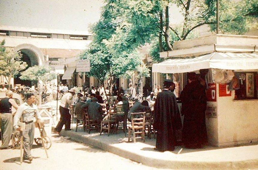 Η πλατεία Σαριπόλου στα μέσα του 20ου αιώνα.