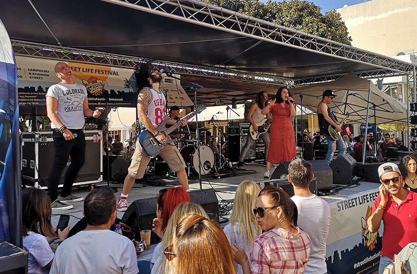 Η μοναδική ατμόσφαιρα του Street Life Festival μέσα από πολύχρωμα στιγμιότυπα!