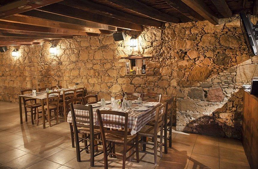 Ταβερνάκι του Μελή: Από καφενείο του χωριού, σε μια από τις πιο γνωστές ταβέρνες της Λεμεσού!