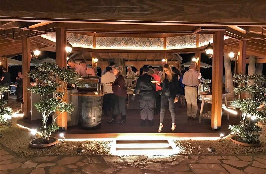 OPENING: Εντυπωσιακή αρχή έκανε το νέο beach bar της Λεμεσού για το 2018!