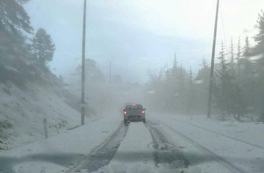 PHOTOS + VIDEO: Το καλοκαίρι έγινε χειμώνας μέσα σε λίγα λεπτά, στην ορεινή Λεμεσό!