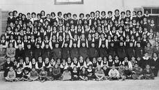 Μαθήτριες της σχολής το 1954.