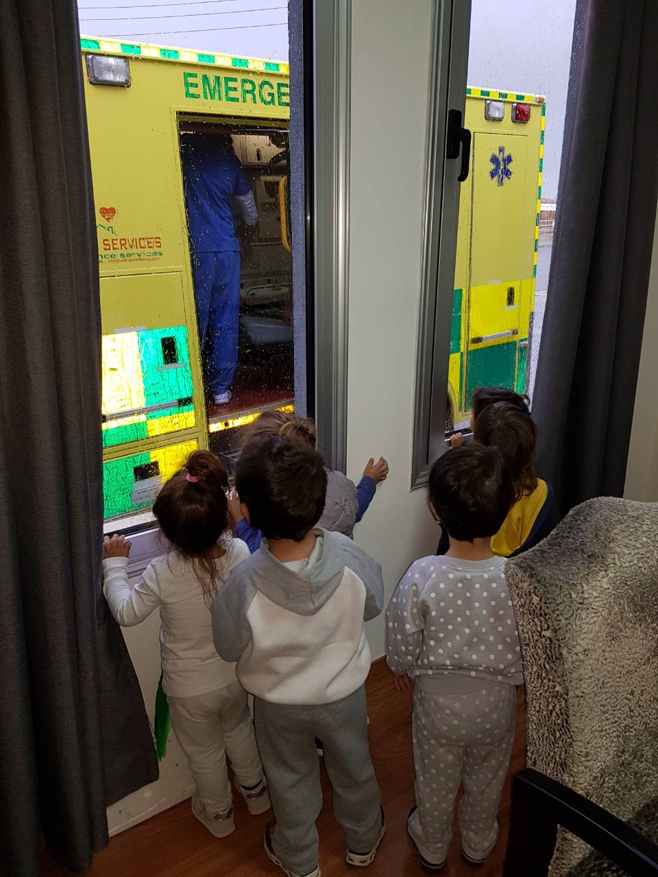 Ambulance at Little Scholars 20.11.2017