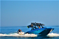 VIDEO + PHOTOS: Surfing on a boat's waves is the new summer craze you need to try this year!