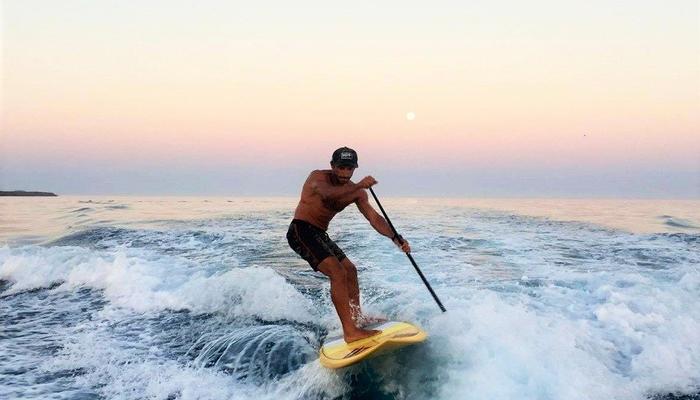 VIDEO + PHOTOS: Surfing on a boat's waves is the new summer craze you need to try this year!