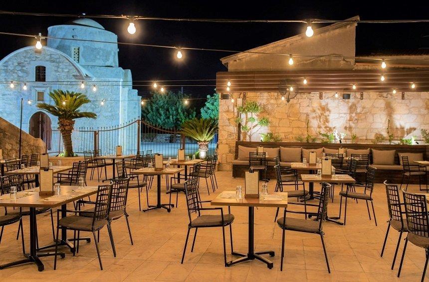 22 taverns with a yard in Limassol, to enjoy tradition out in the open!
