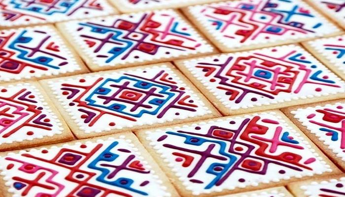 Α Russian designer in Limassol makes biscuits with 'Fithkiotika' and they are… yiamy!
