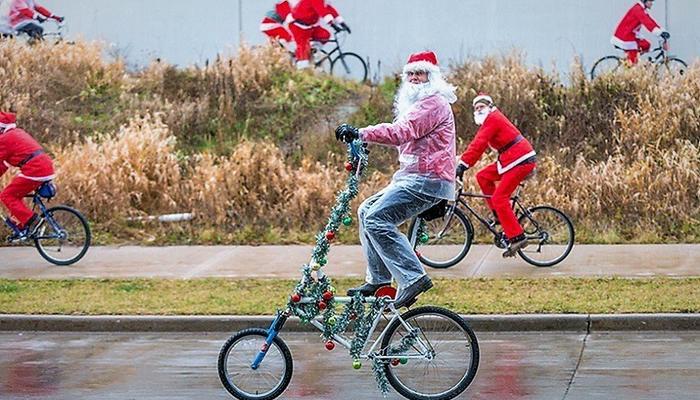 Santas in Limassol don't need Rudolf – they ride bikes!