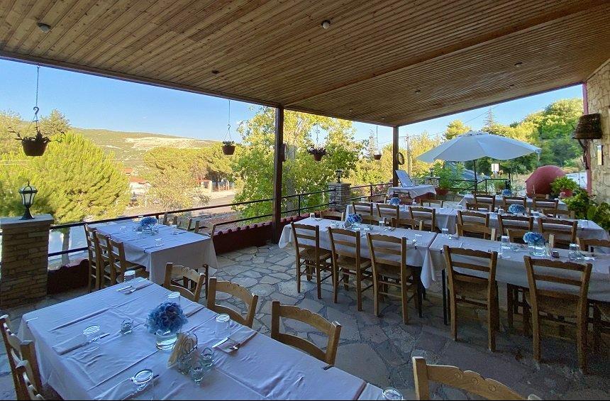 Ambelothea Tavern: Traditional food with a view of Omodos and its vineyards!