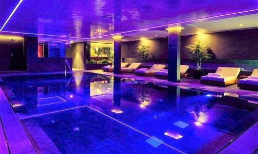 PHOTOS: A well-known Limassol hotel has gained an impressive relaxation space!