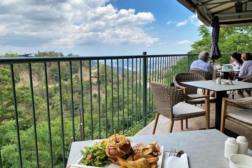 PHOTOS: A wonderful balcony with fine cuisine, in mountainous Limassol!