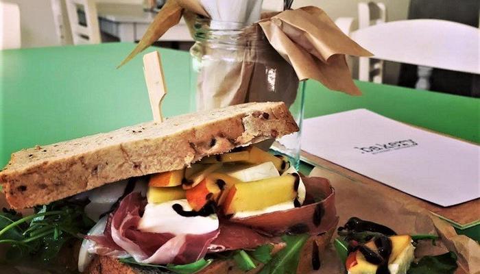NEW: A trainer and a lawyer from Limassol opened an alternative coffee shop in the city