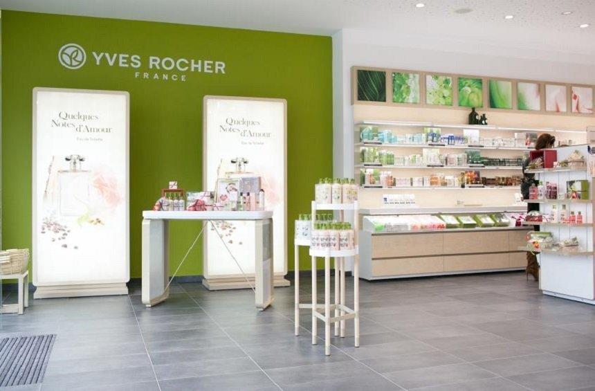 OPENING: New Yves Rocher shop at Anexartisias Street