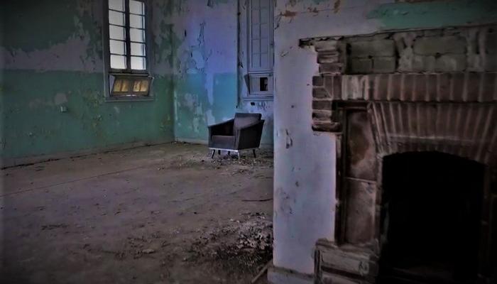 VIDEO: The deserted Asbestos hospital, where time has frozen…