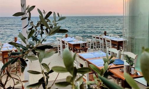 25 restaurants and taverns to enjoy fish and seafood, in Limassol city!