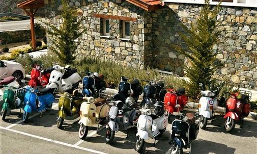 Dozens vespa drivers hit the road Limassol - Kyperounta - Troodos!