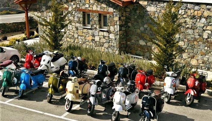 Dozens vespa drivers hit the road Limassol - Kyperounta - Troodos!