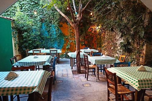 Yiagini Kitchen: A hidden courtyard in the historical center of Limassol filled with flavors and memories!