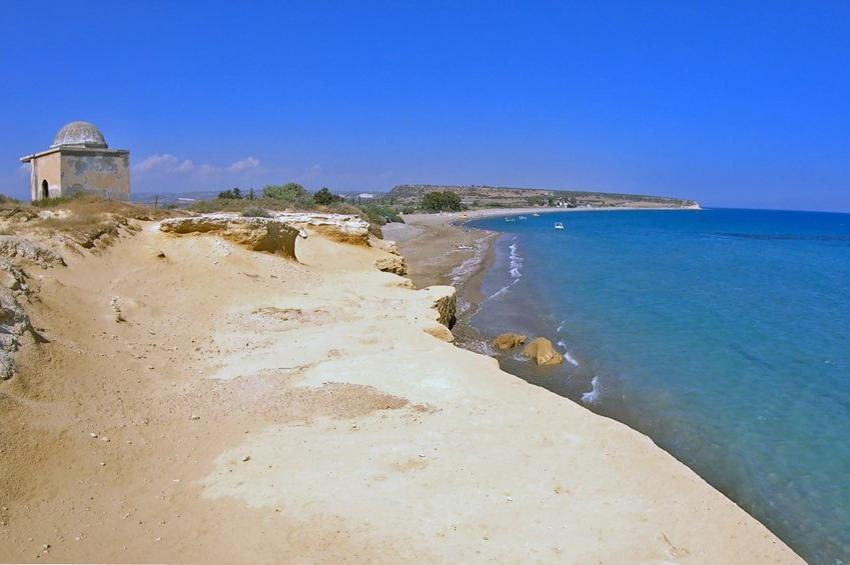 PHOTOS + VIDEO: One of the longest beaches of Limassol, with unique beauties!